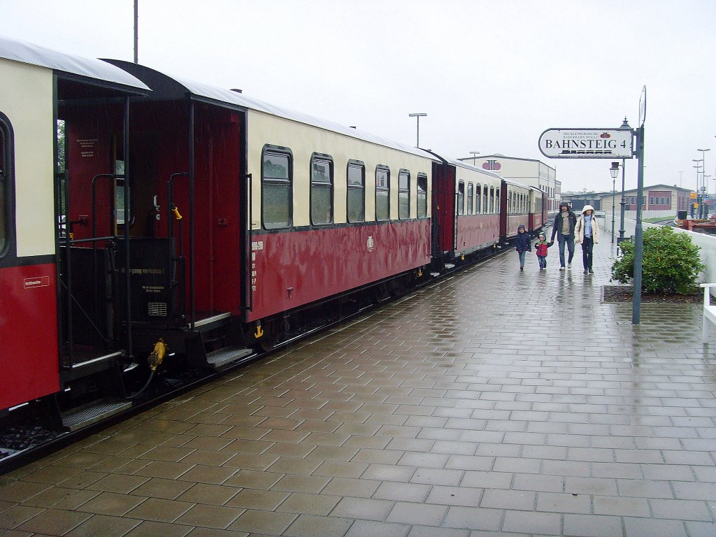 Bahnsteig 4 in Bad Doberan, 2010